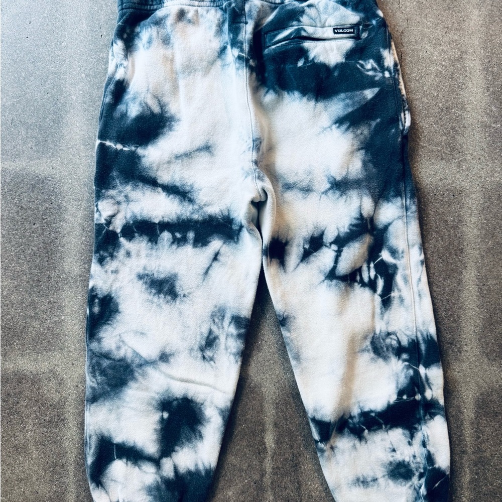 SET OF 2! Volcom Kids Blue Tie-Dye Joggers and Trestles Supply Co. Grey Joggers - Picture 3 of 9